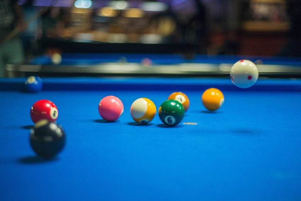 pool-balls-on-table